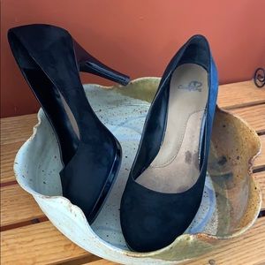 Black I Comfort heels size 7.5